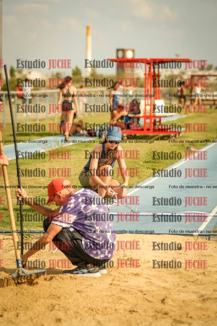Fotos del salto en largo de mujeres
