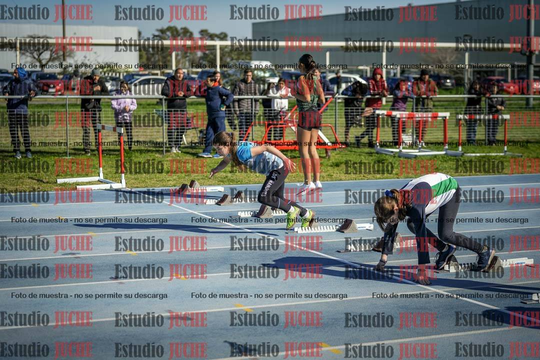 Fotos de los 80 m llanos de mujeres - U14