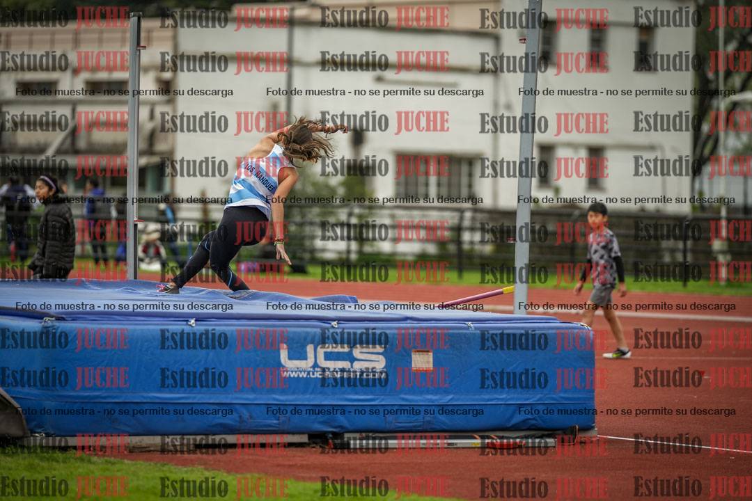 Fotos del salto en alto de mujeres y varones - todos los grupos