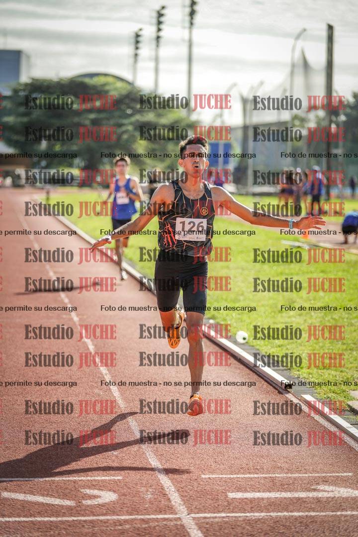 Fotos de los 3000 m con obstáculos de varones