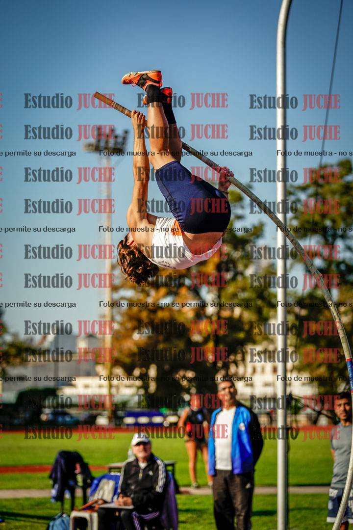 Fotos del salto con garrocha de mujeres y varones
