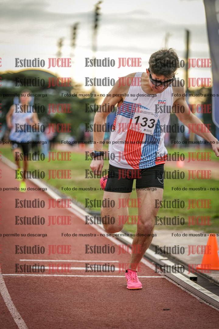 Fotos de los 2000 m con obstáculos de varones
