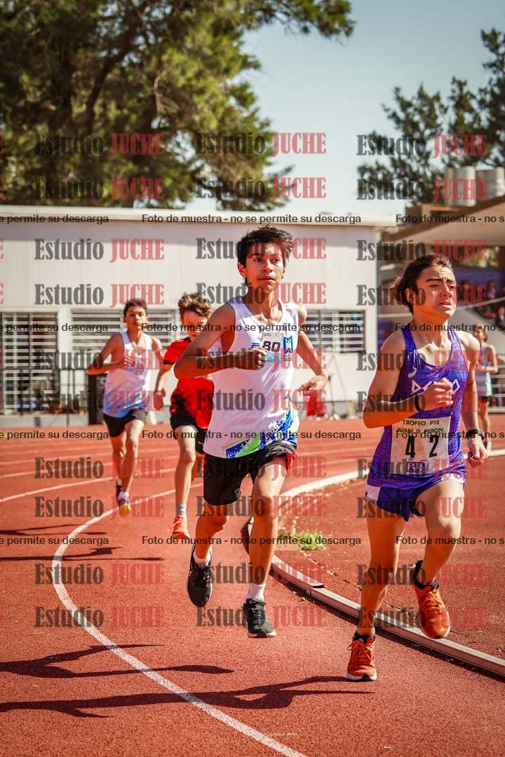 Fotos de los 600 m llanos de varones - U16