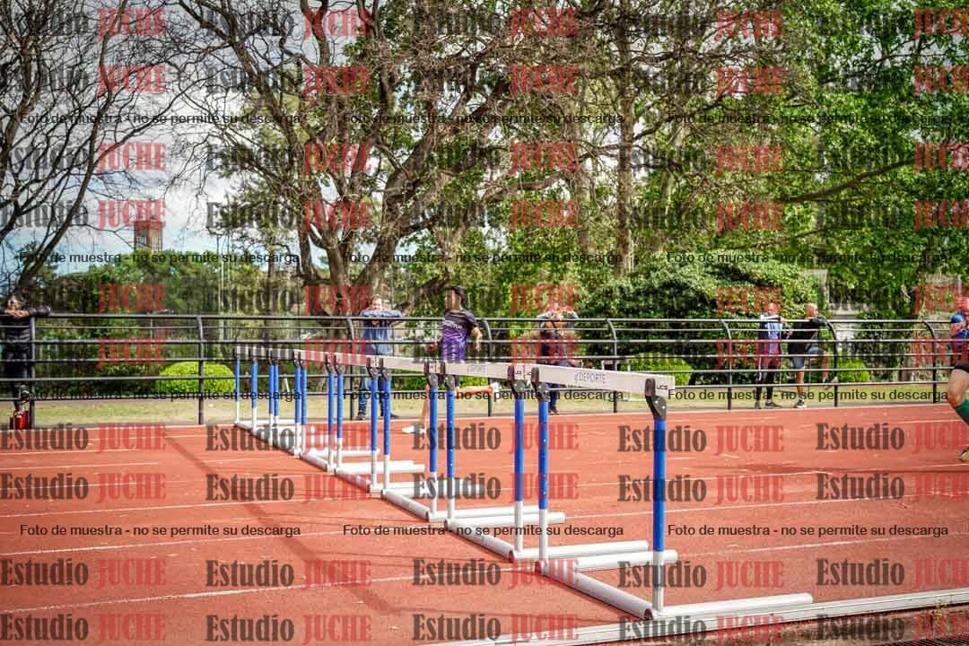 Fotos de los 400 m con vallas de varones