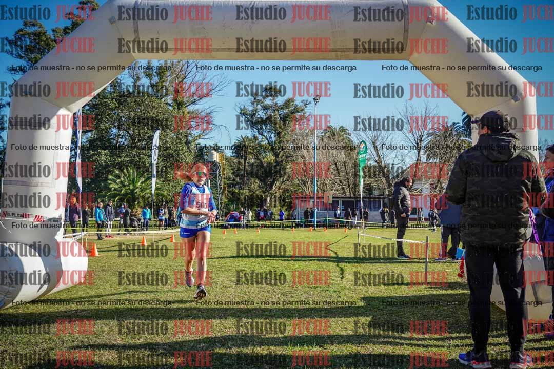 Fotos de la llegada del cross de 4000 m - mujeres