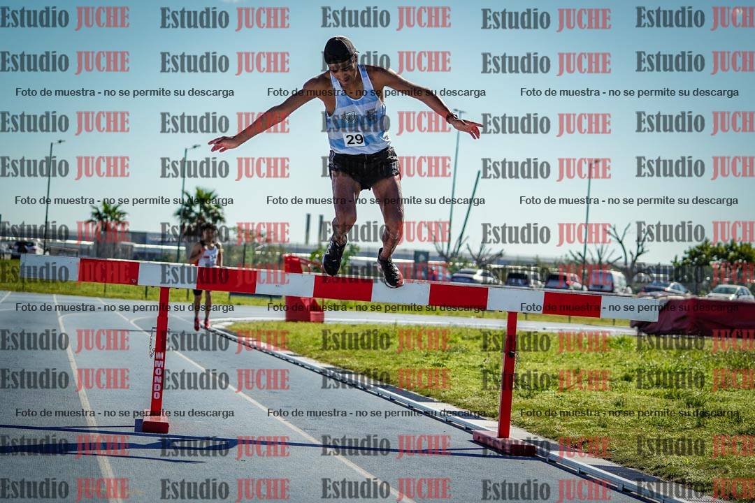 Fotos de los 3000 m con obstáculos de varones