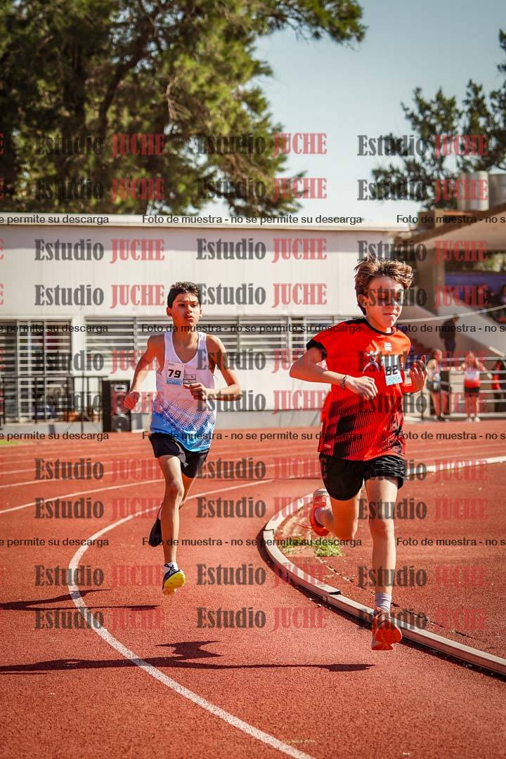 Fotos de los 600 m llanos de varones - U16