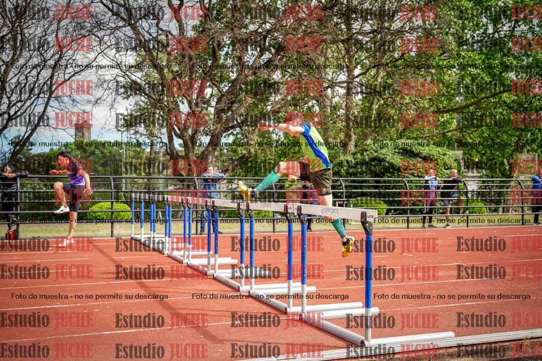 Fotos de los 400 m con vallas de varones