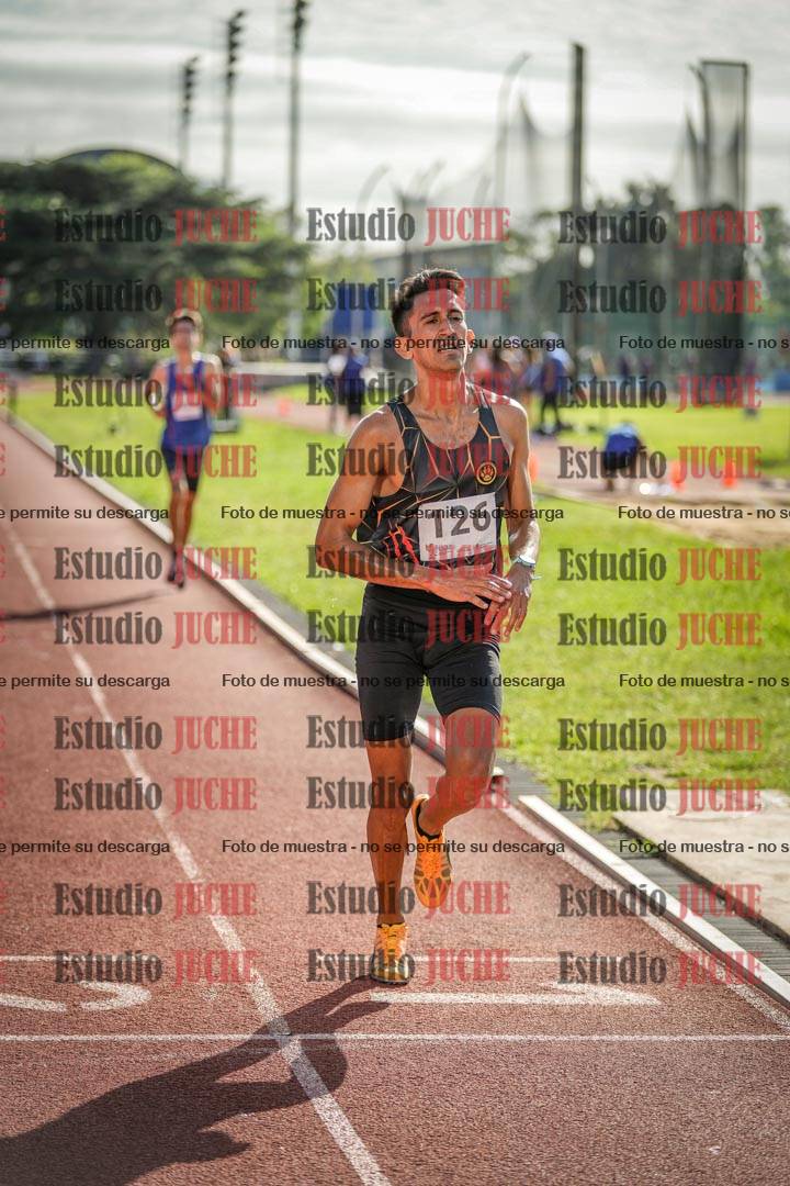 Fotos de los 3000 m con obstáculos de varones