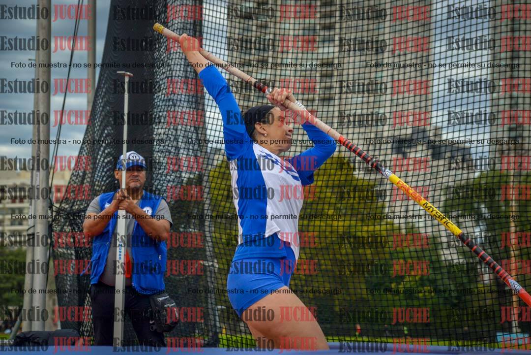 Fotos del salto con garrocha de mujeres y varones