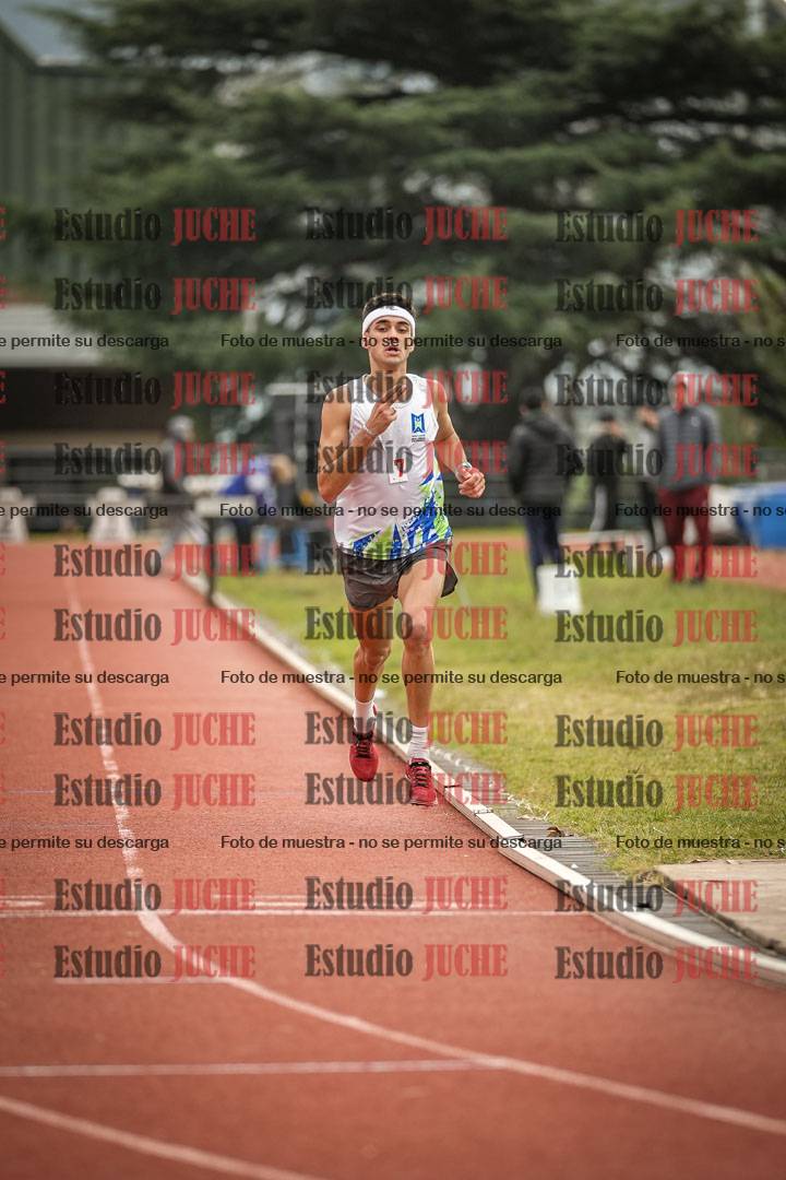 Fotos de los 3000 m con obstáculos de varones