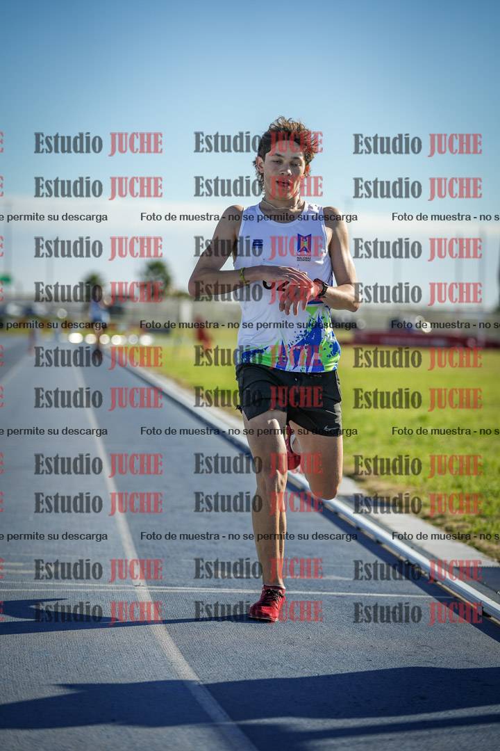 Fotos de los 3000 m con obstáculos de varones
