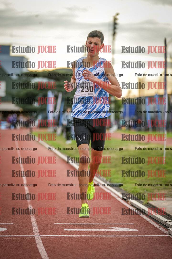 Fotos de los 2000 m con obstáculos de varones