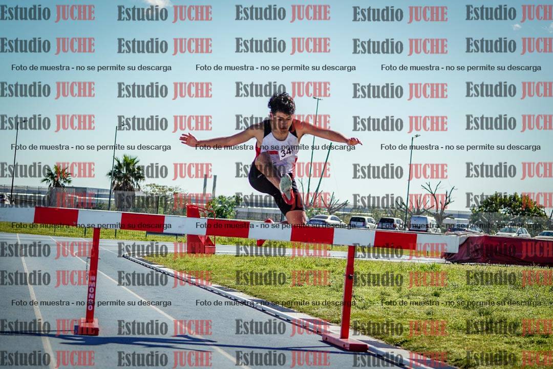 Fotos de los 3000 m con obstáculos de varones