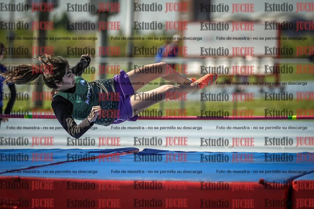 Fotos del salto en alto de mujeres - U12