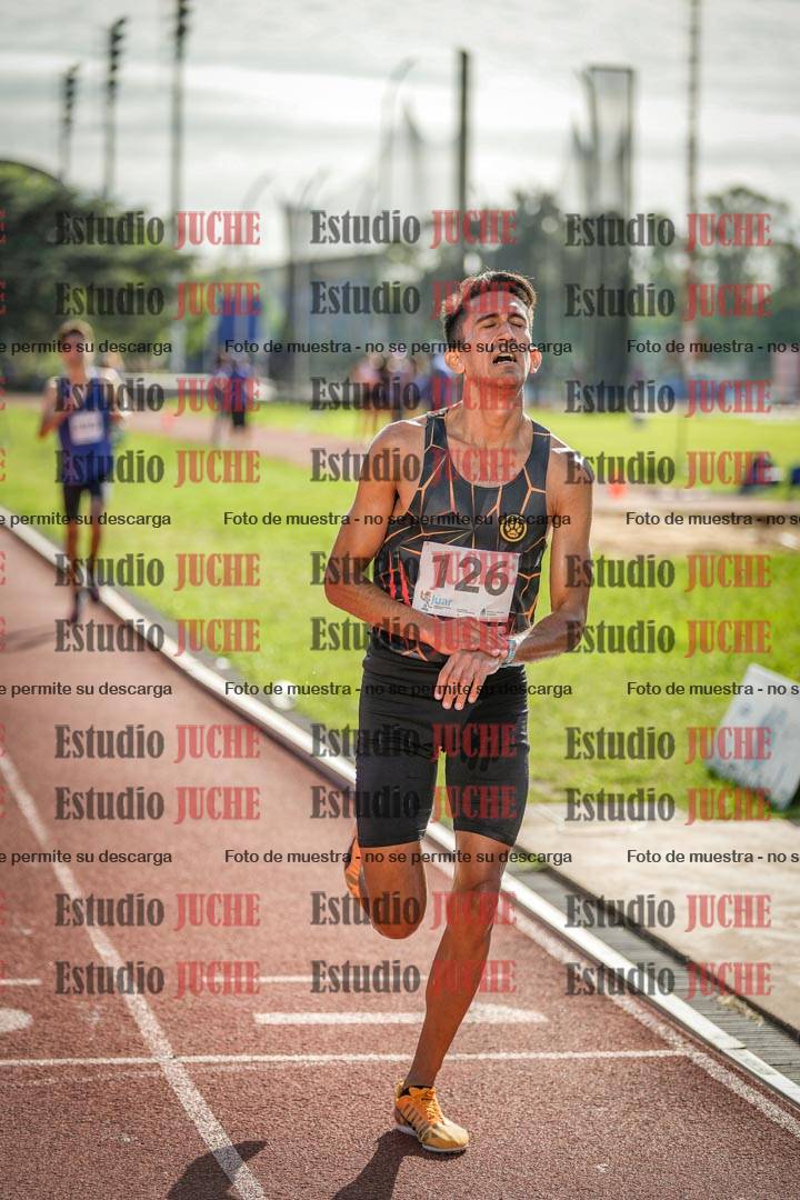 Fotos de los 3000 m con obstáculos de varones