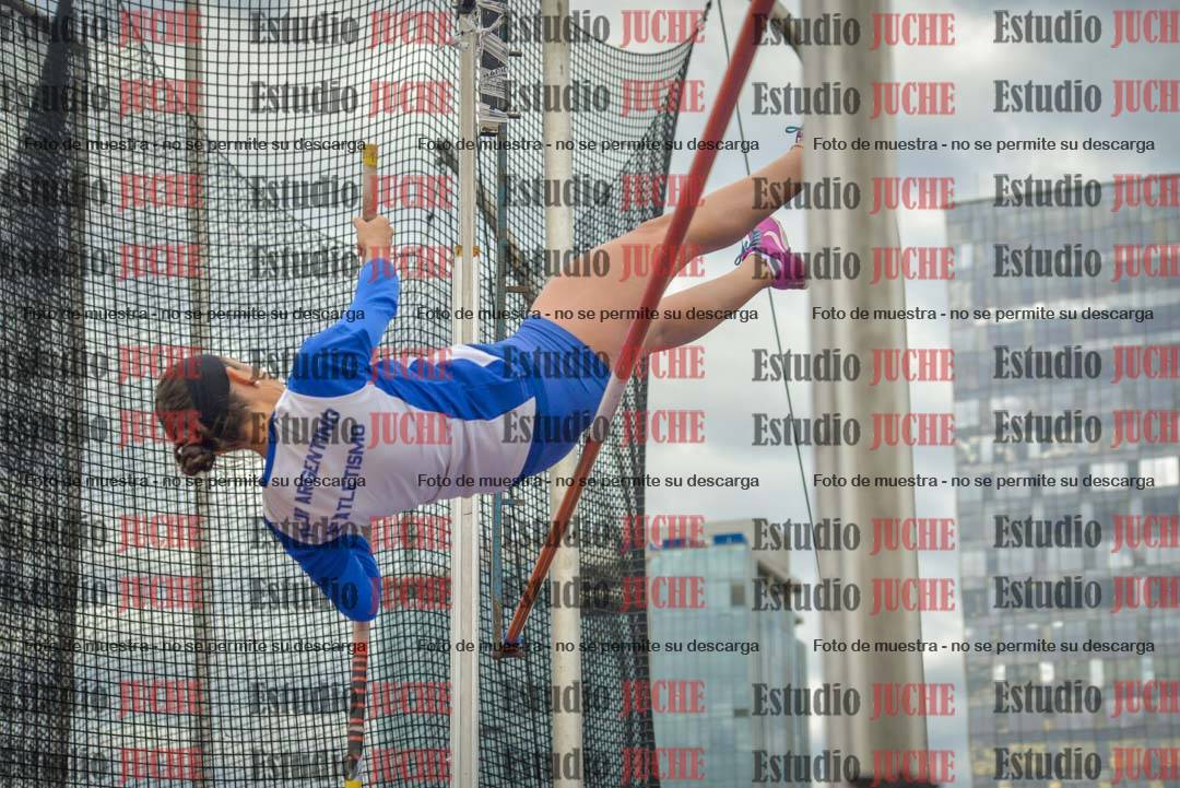Fotos del salto con garrocha de mujeres y varones