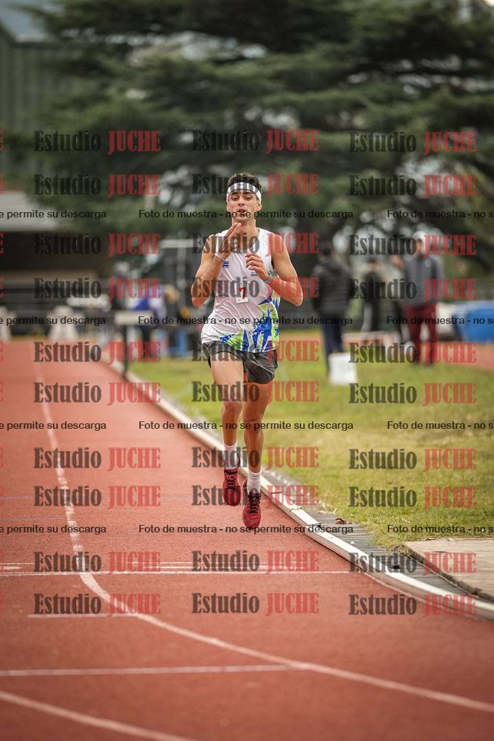 Fotos de los 3000 m con obstáculos de varones