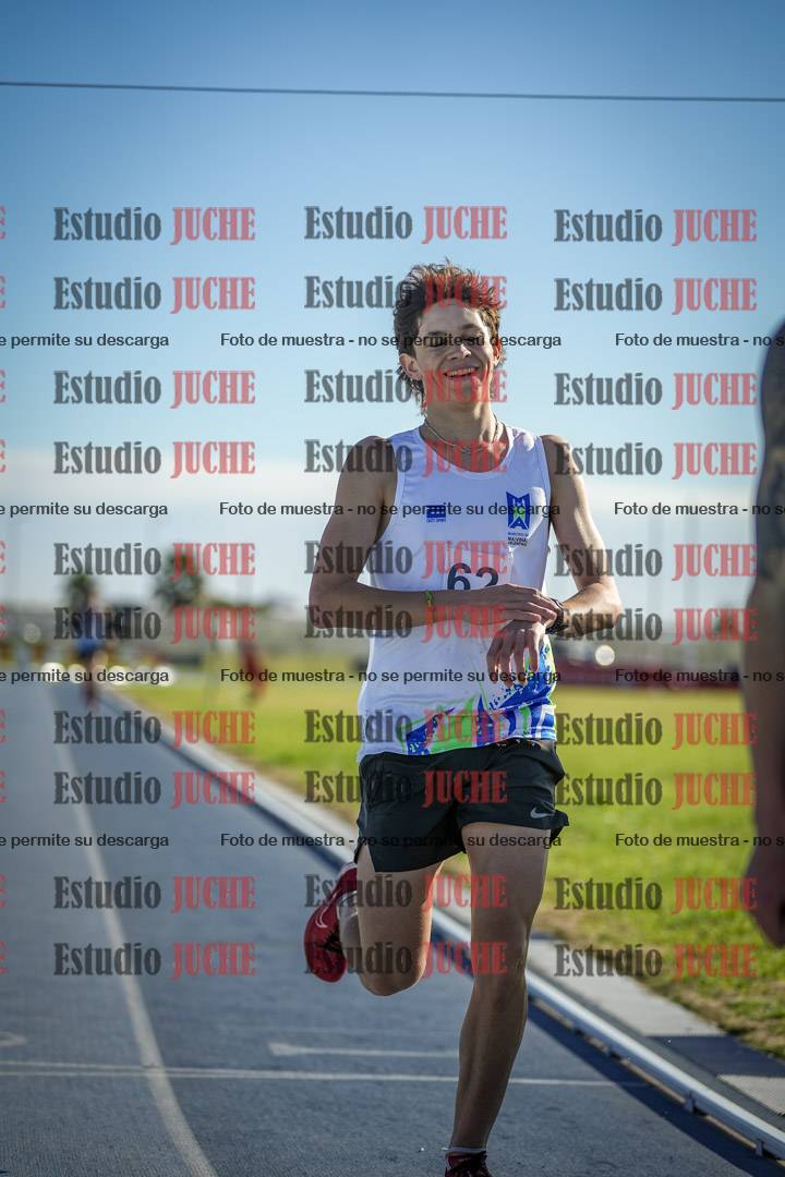 Fotos de los 3000 m con obstáculos de varones