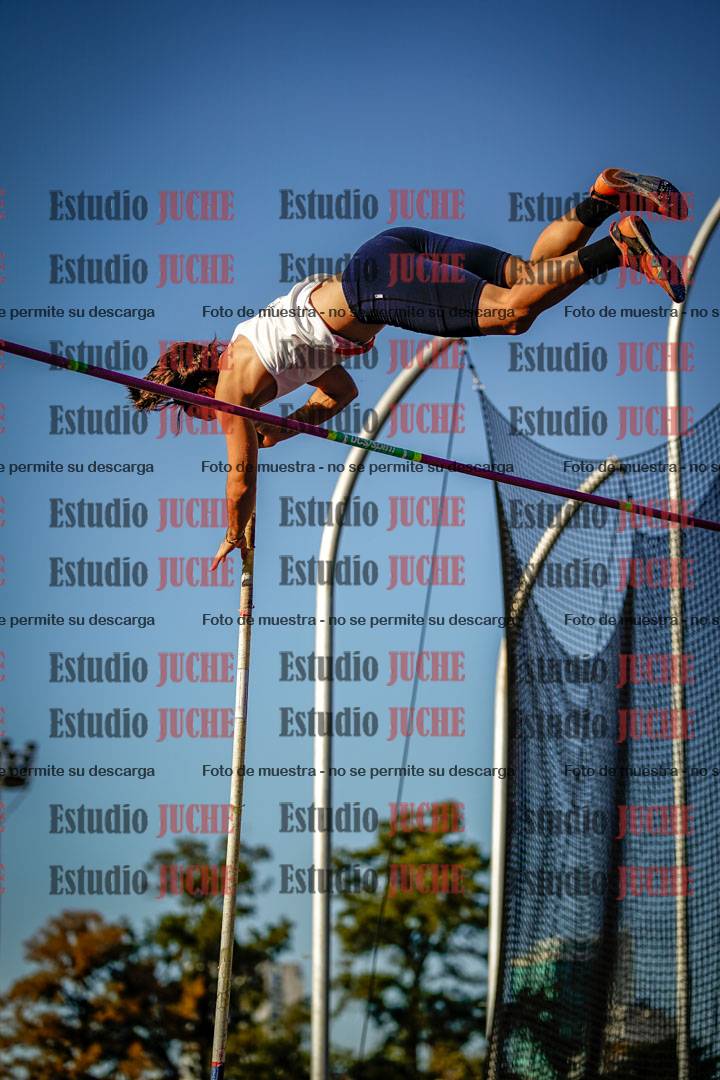 Fotos del salto con garrocha de mujeres y varones