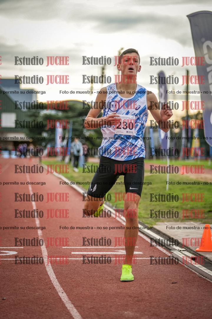 Fotos de los 2000 m con obstáculos de varones