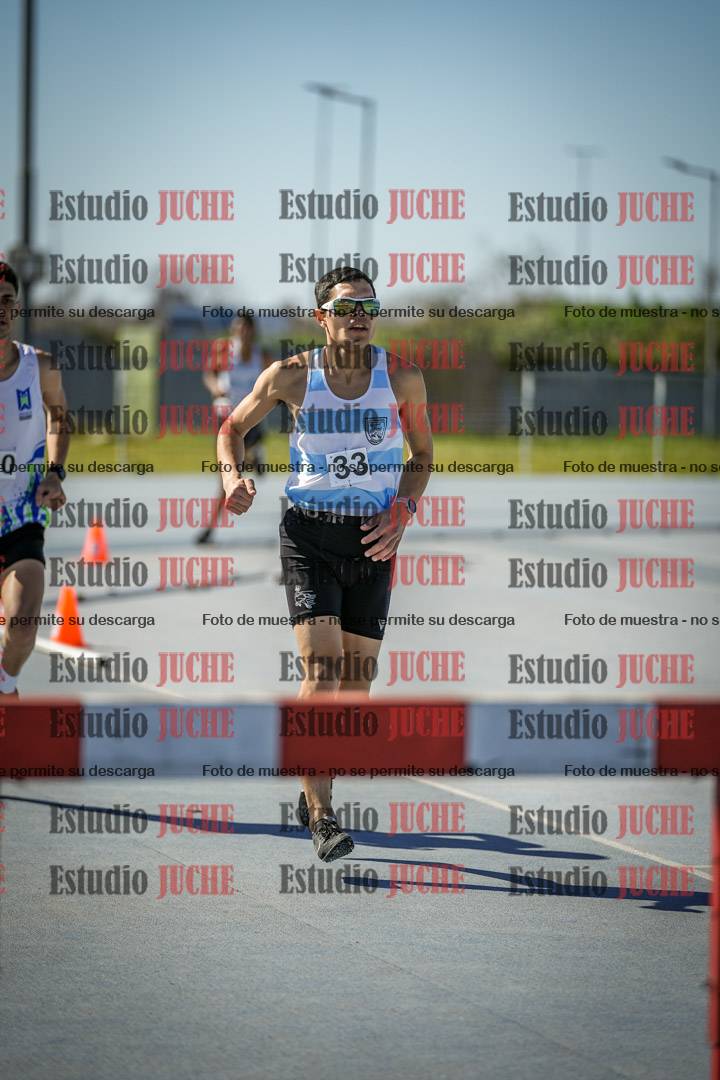 Fotos de los 3000 m con obstáculos de varones