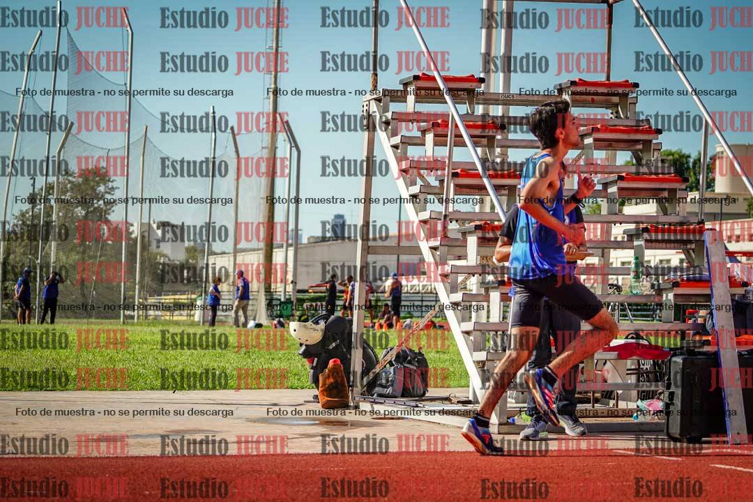 Fotos de los 3000 m con obstáculos de varones