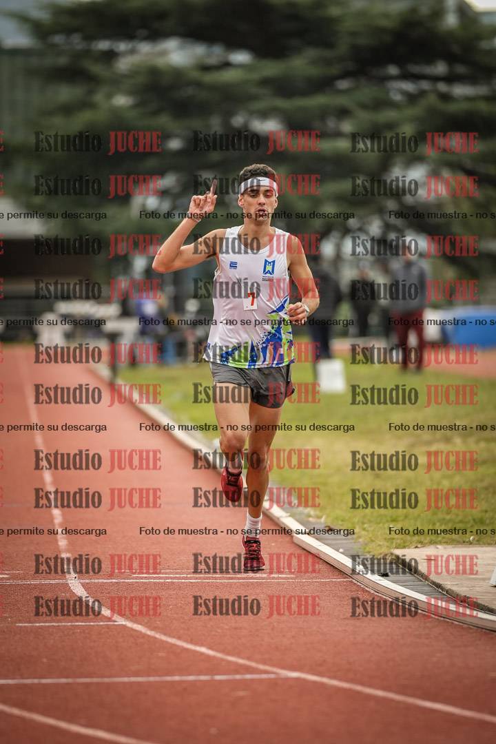 Fotos de los 3000 m con obstáculos de varones