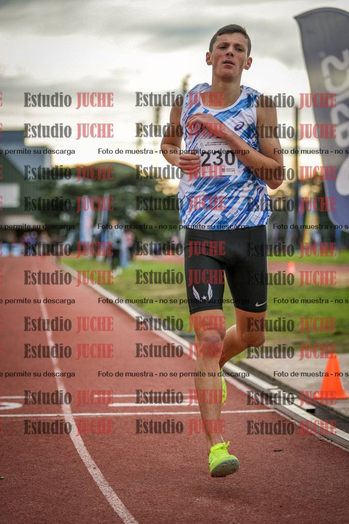 Fotos de los 2000 m con obstáculos de varones