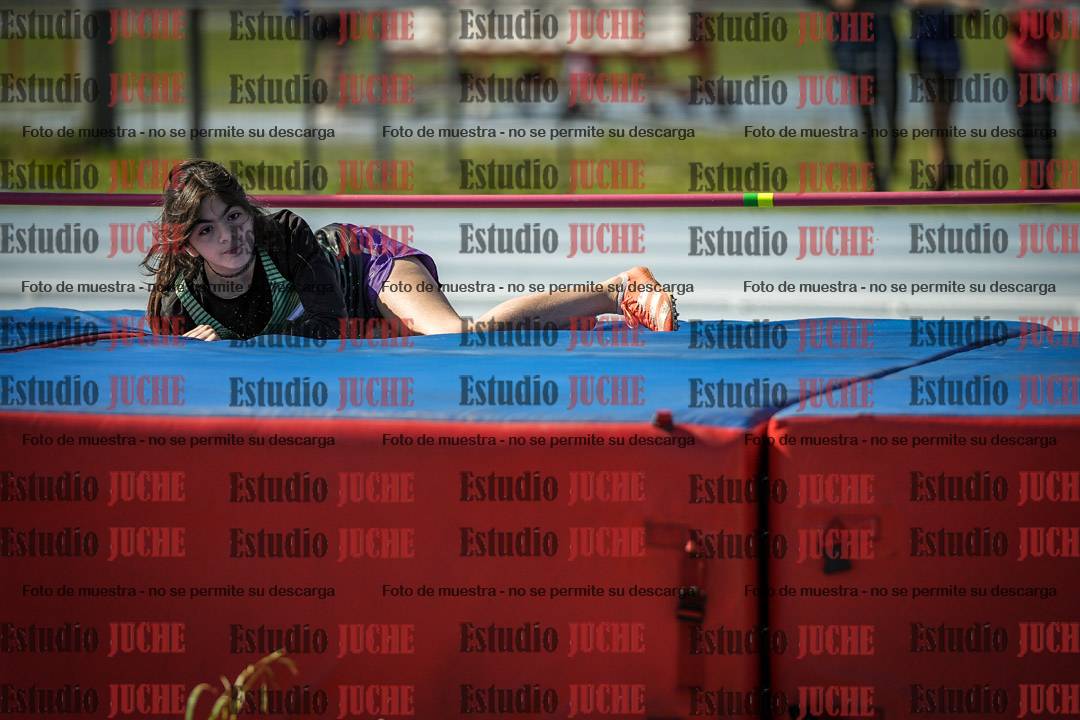 Fotos del salto en alto de mujeres - U12