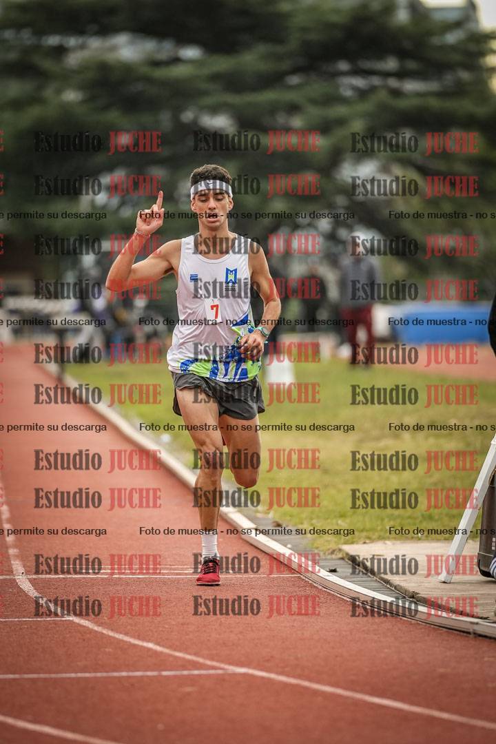Fotos de los 3000 m con obstáculos de varones