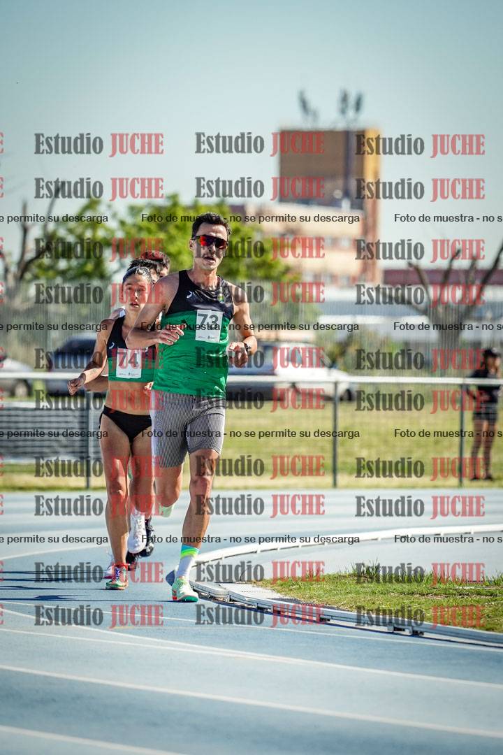 Fotos de los 5000 m de mujeres y varones - serie 1