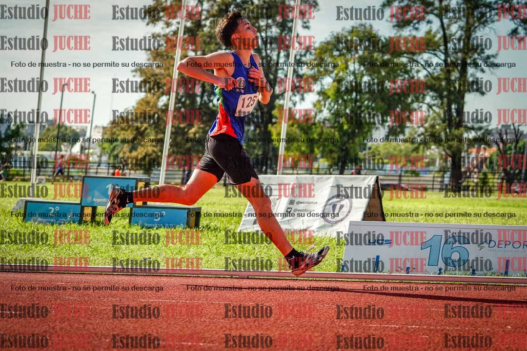 Fotos de los 3000 m con obstáculos de varones