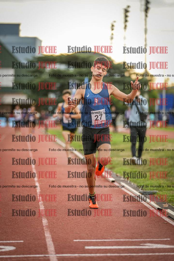 Fotos de los 2000 m con obstáculos de varones