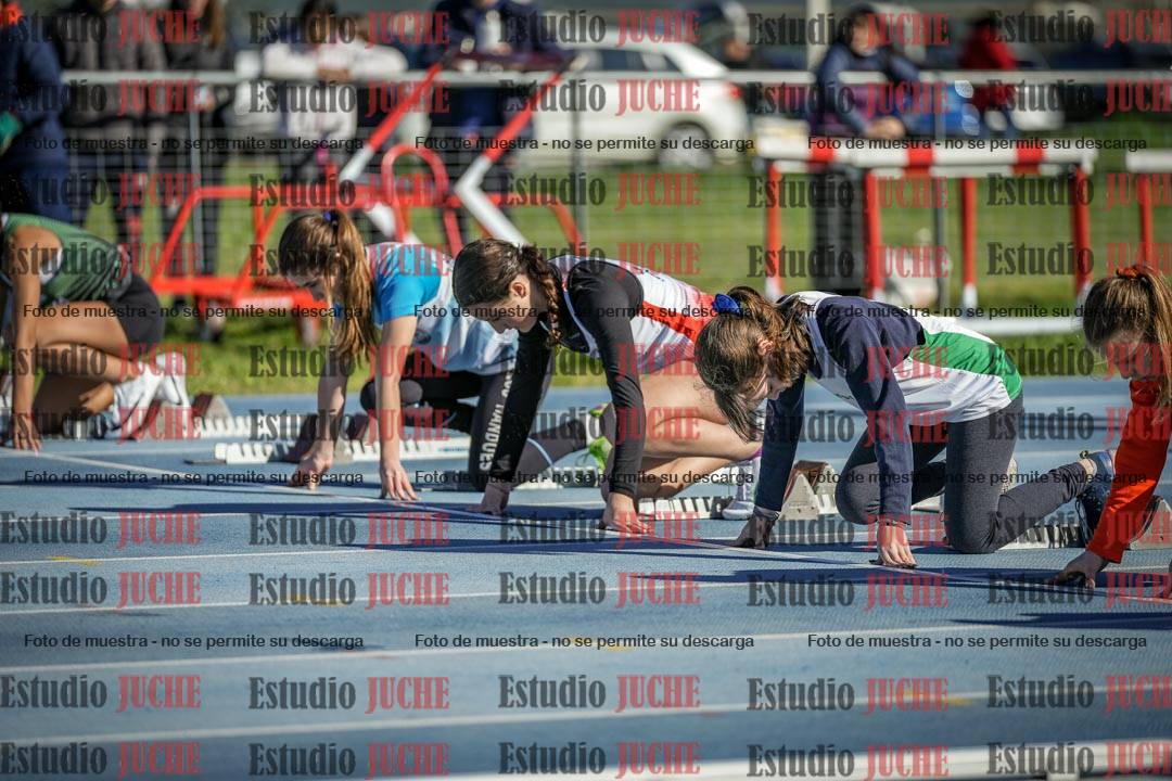 Fotos de los 80 m llanos de mujeres - U14