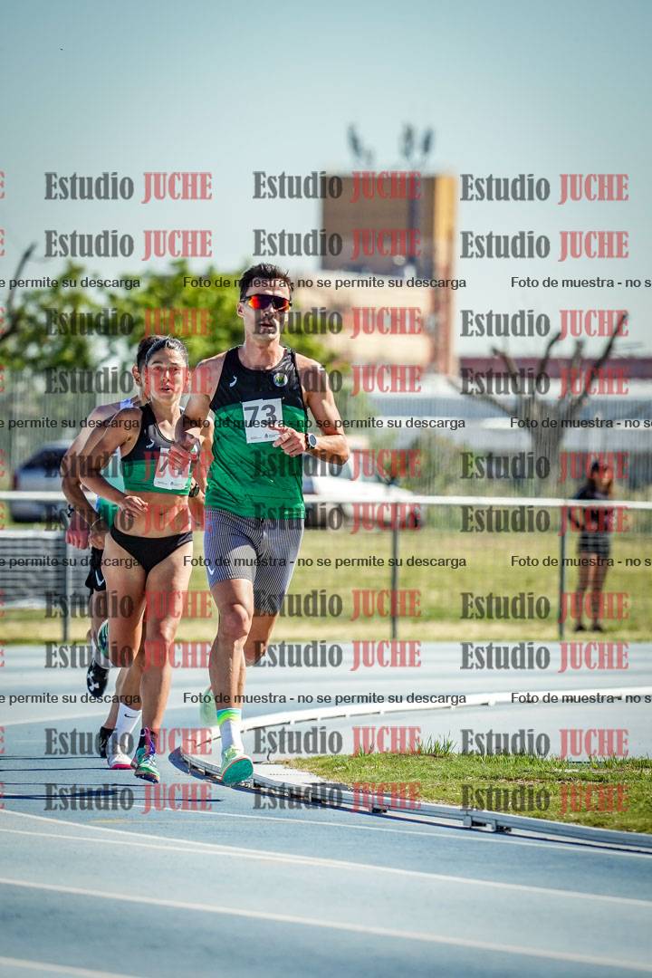 Fotos de los 5000 m de mujeres y varones - serie 1