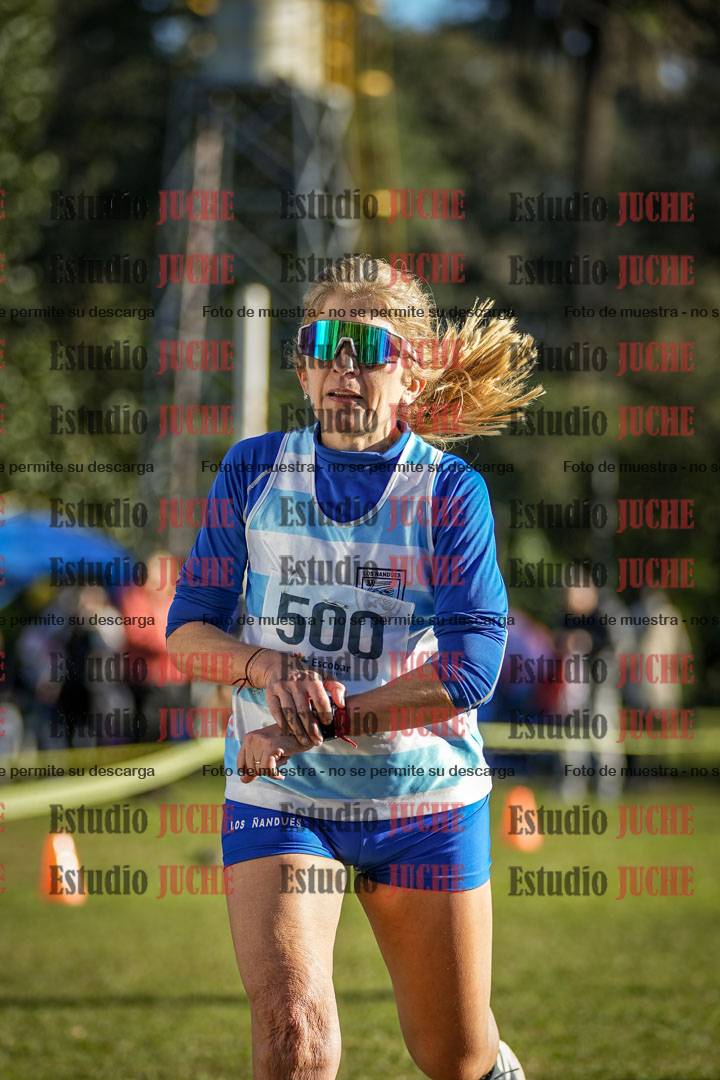 Fotos de la llegada del cross de 4000 m - mujeres