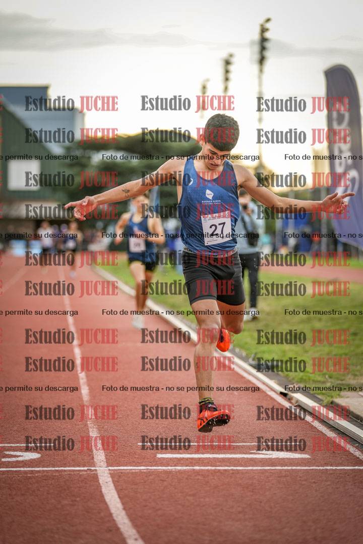 Fotos de los 2000 m con obstáculos de varones