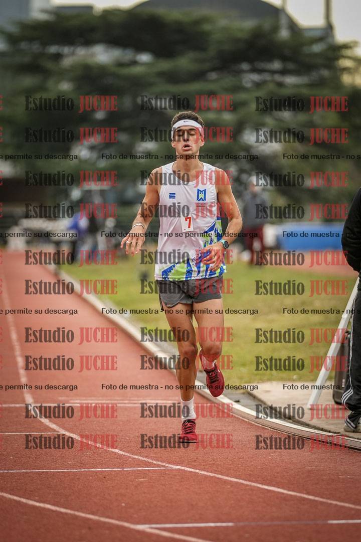 Fotos de los 3000 m con obstáculos de varones