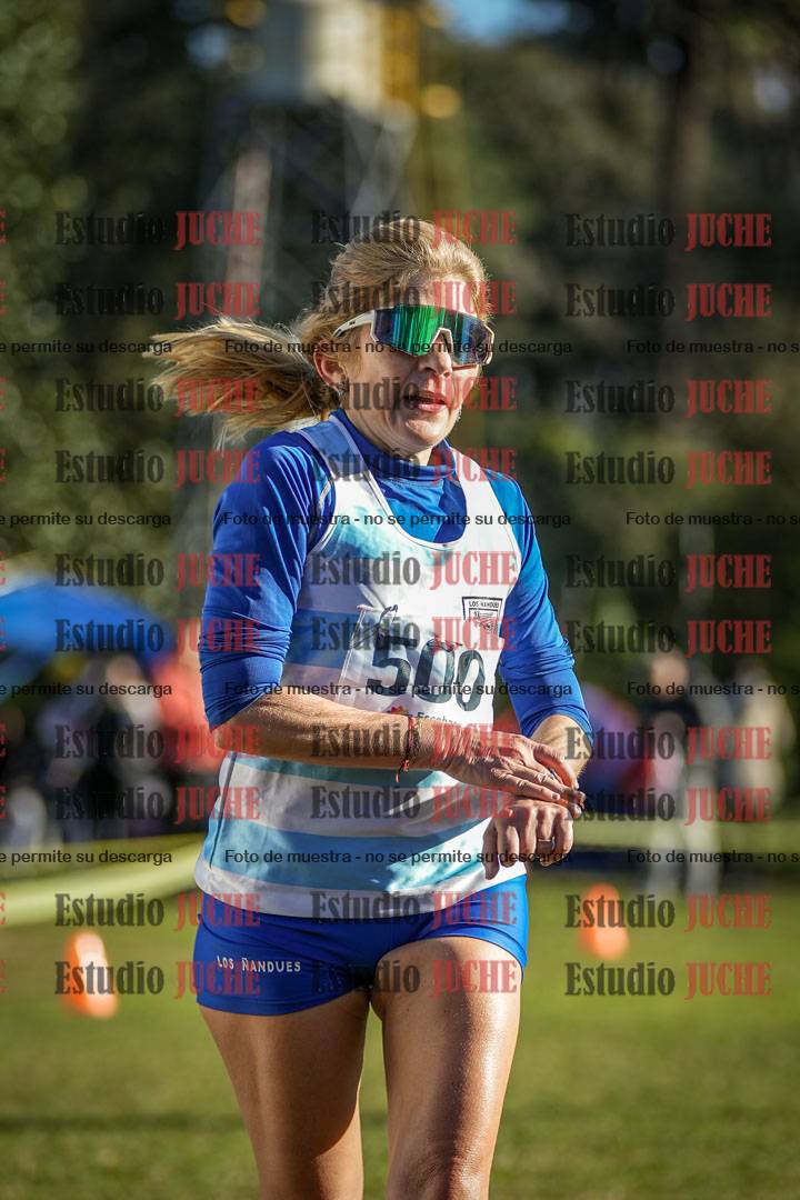 Fotos de la llegada del cross de 4000 m - mujeres