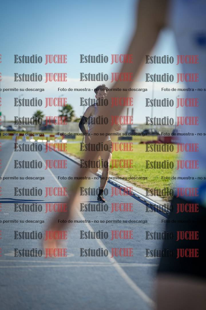 Fotos de los 3000 m con obstáculos de varones