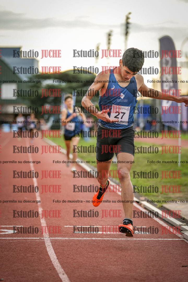 Fotos de los 2000 m con obstáculos de varones