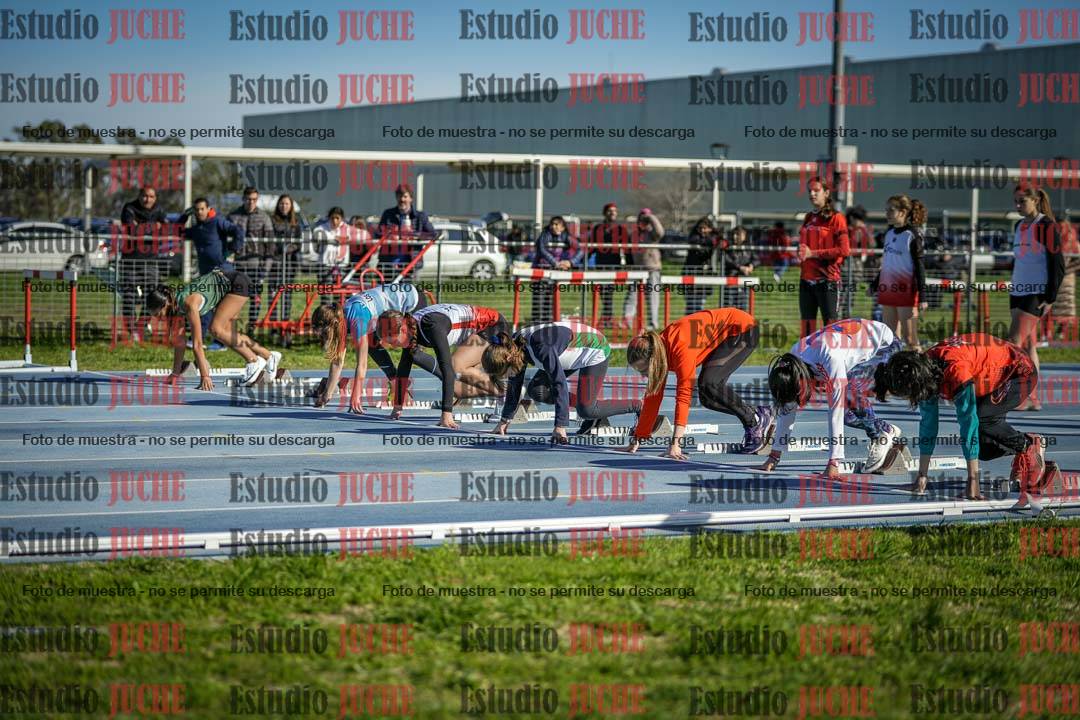 Fotos de los 80 m llanos de mujeres - U14