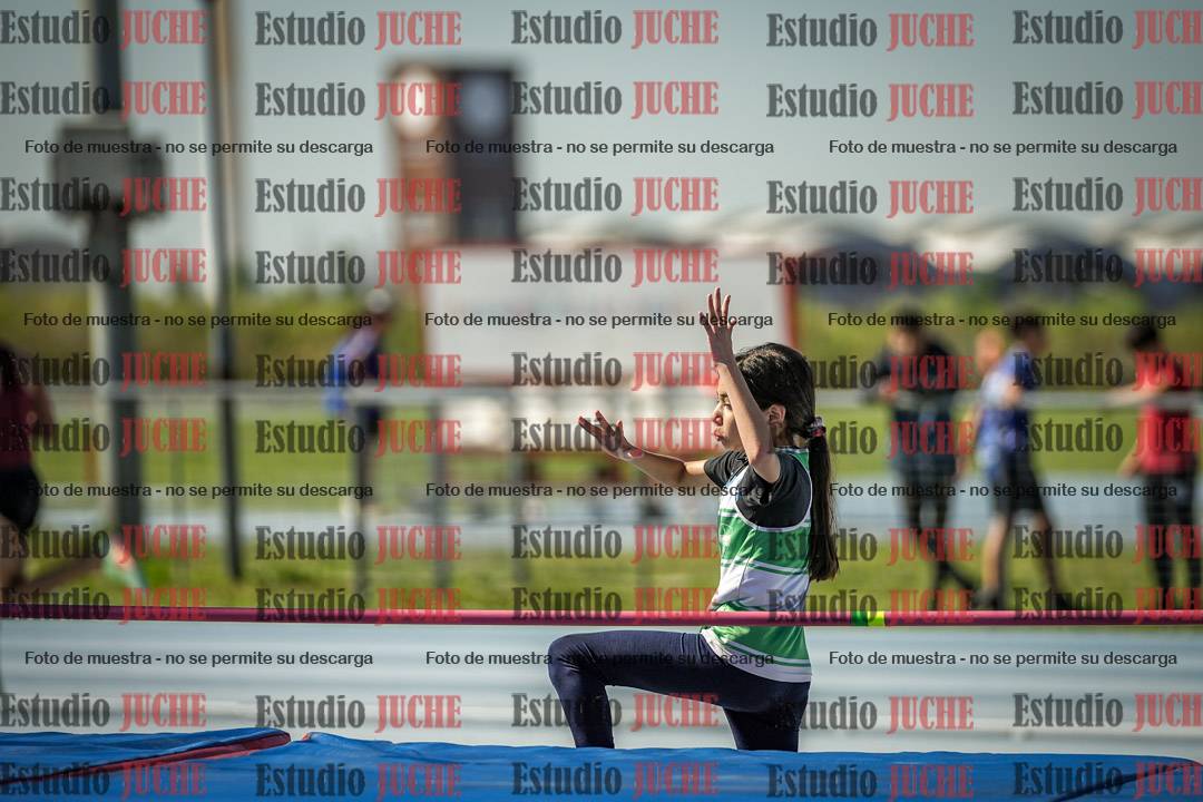Fotos del salto en alto de mujeres - U12
