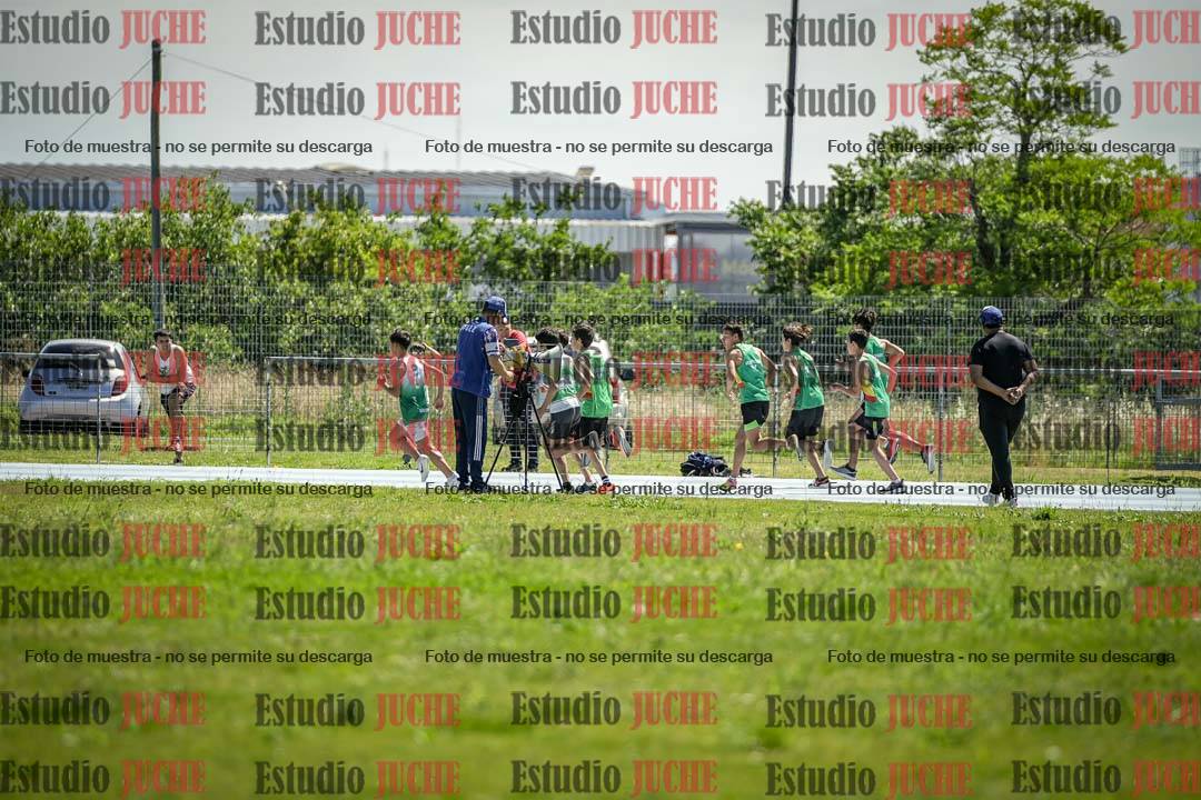 Fotos de los 600 m llanos de varones