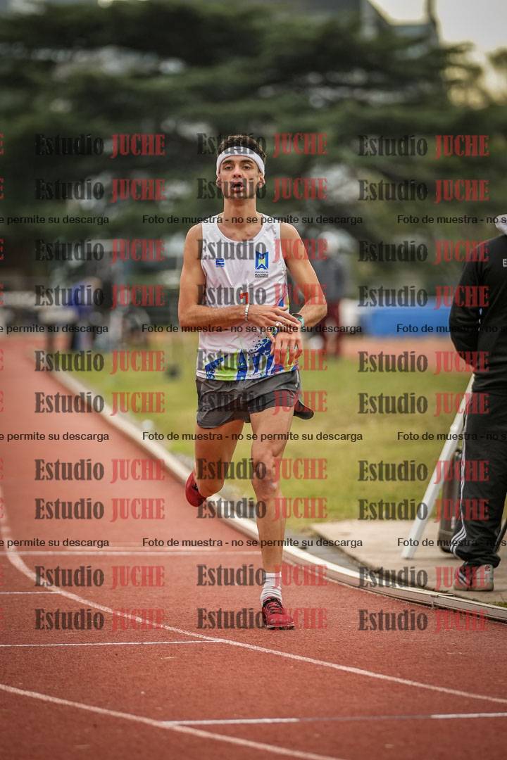 Fotos de los 3000 m con obstáculos de varones