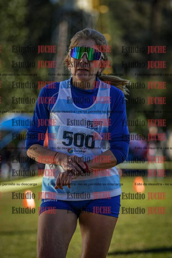 Fotos de la llegada del cross de 4000 m - mujeres