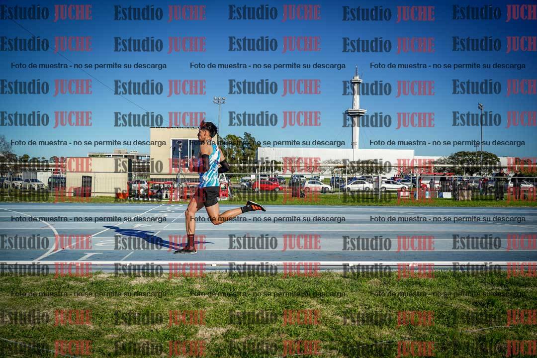 Fotos de los 3000 m con obstáculos de varones