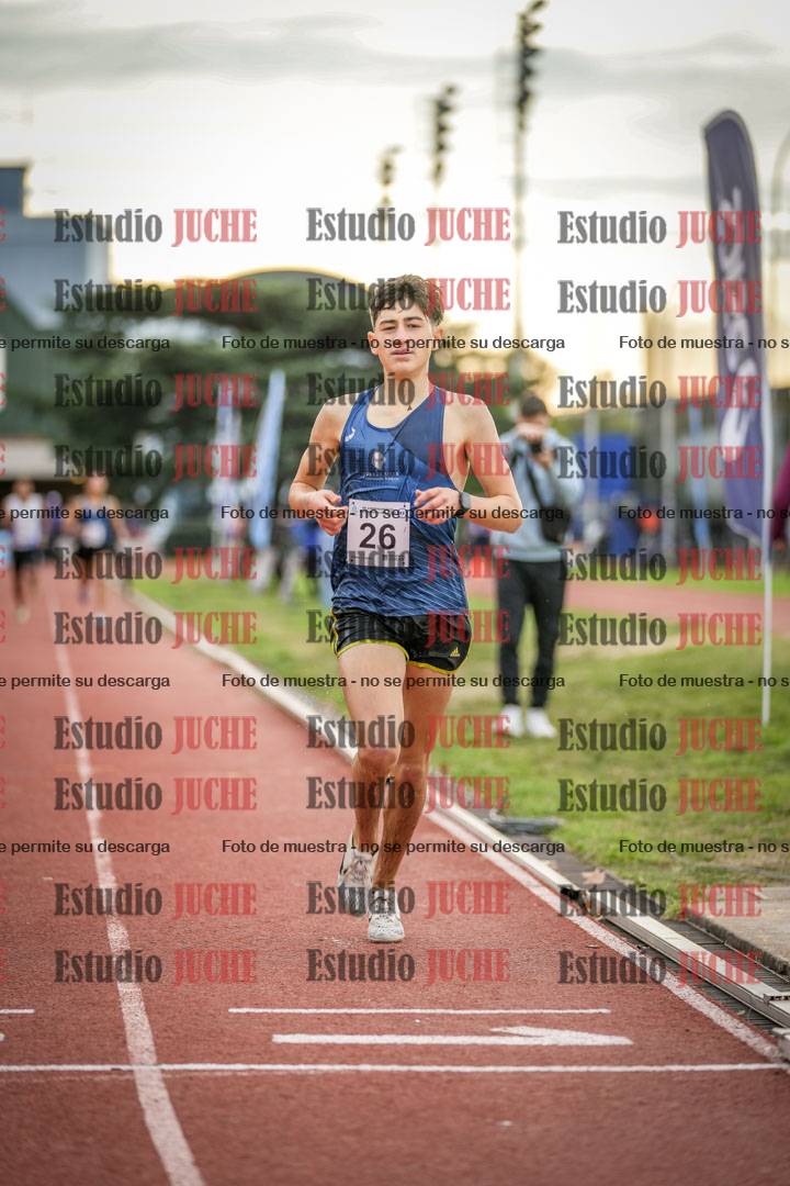 Fotos de los 2000 m con obstáculos de varones