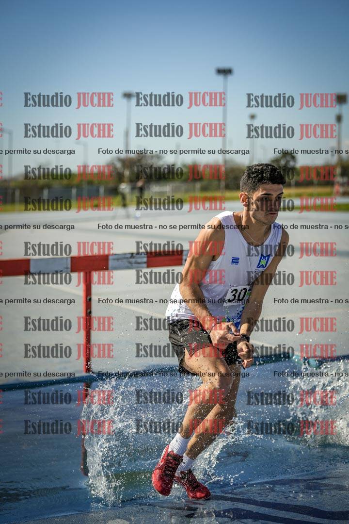 Fotos de los 3000 m con obstáculos de varones
